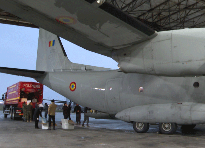 Sosirea pe Bz. 90 Tp. Aer. a aeronavei C-27 J Spartan cu materiale sanitare din Turcia
