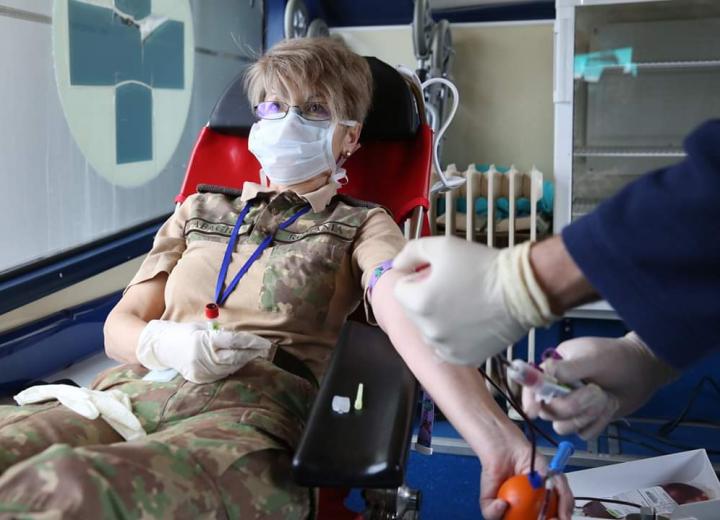 Ministrul apărării și militari din sediul MApN au donat voluntar sânge